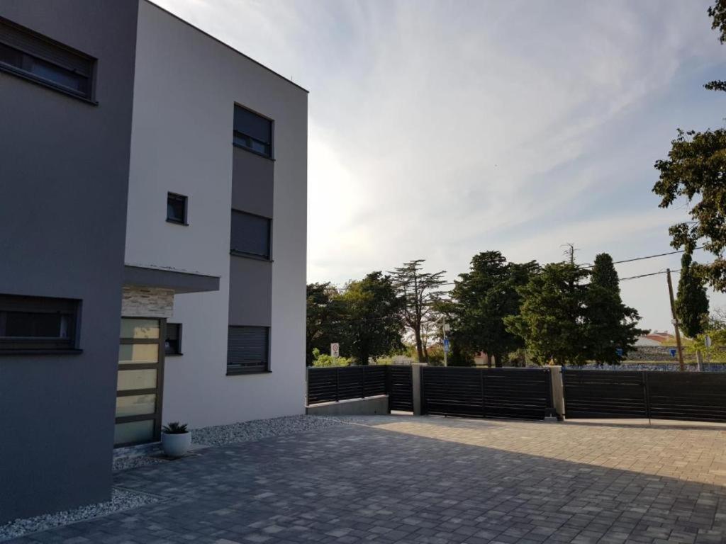 Vila Maslina-apartman br.4 Zadar Exterior foto